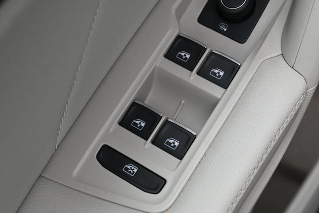Used 2023 Volkswagen Tiguan SE R-Line FWD image 13