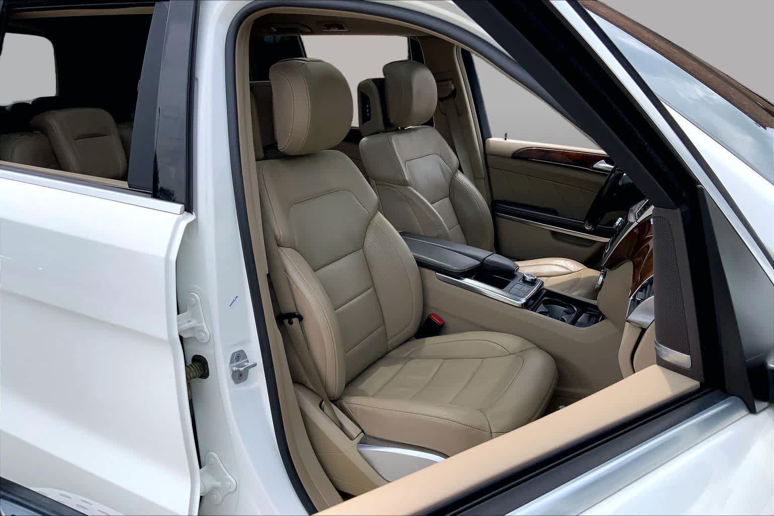 Used 2014 Mercedes-Benz GL 550 4MATIC image 9