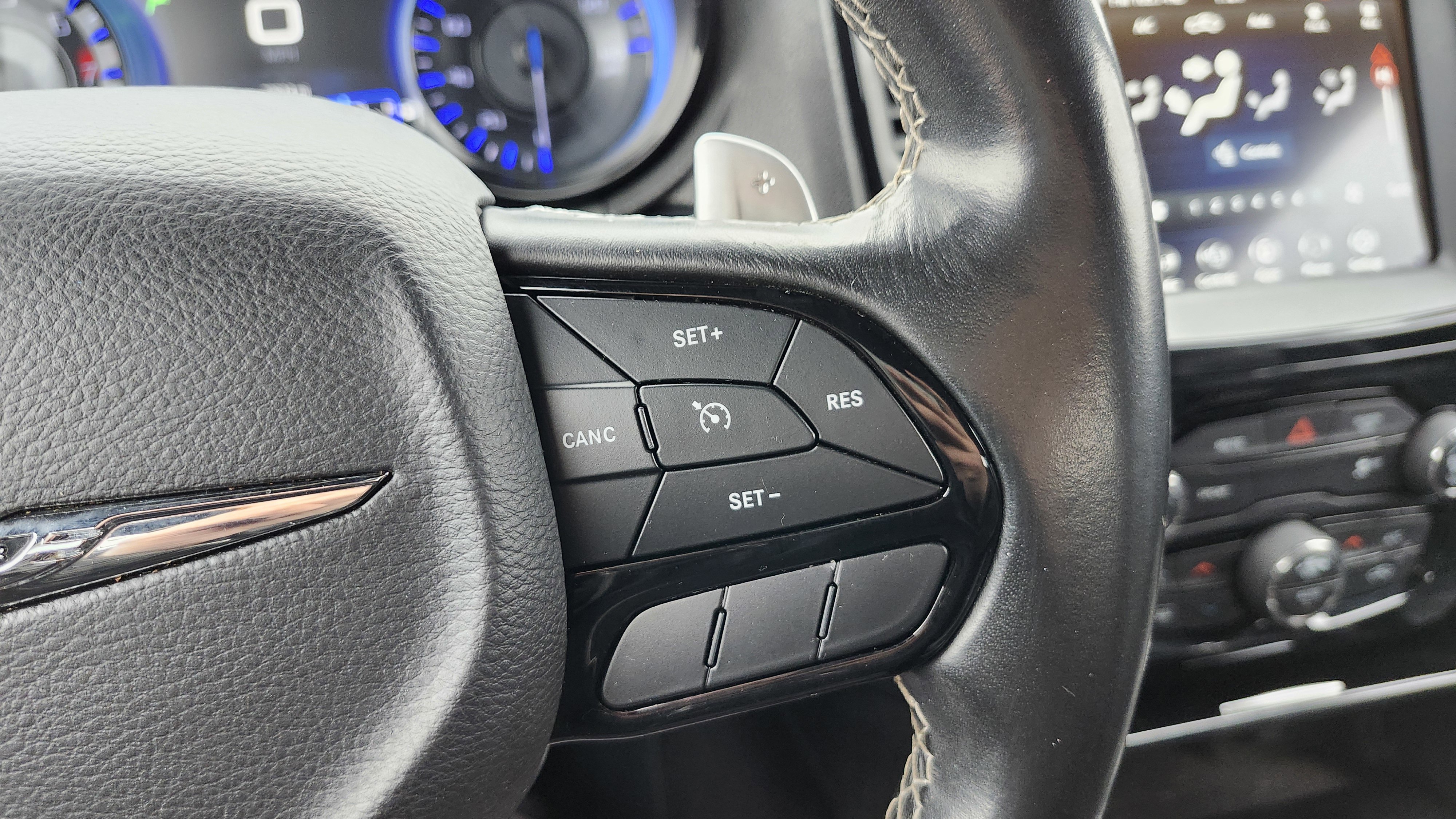 Used 2020 Chrysler 300 S image 33