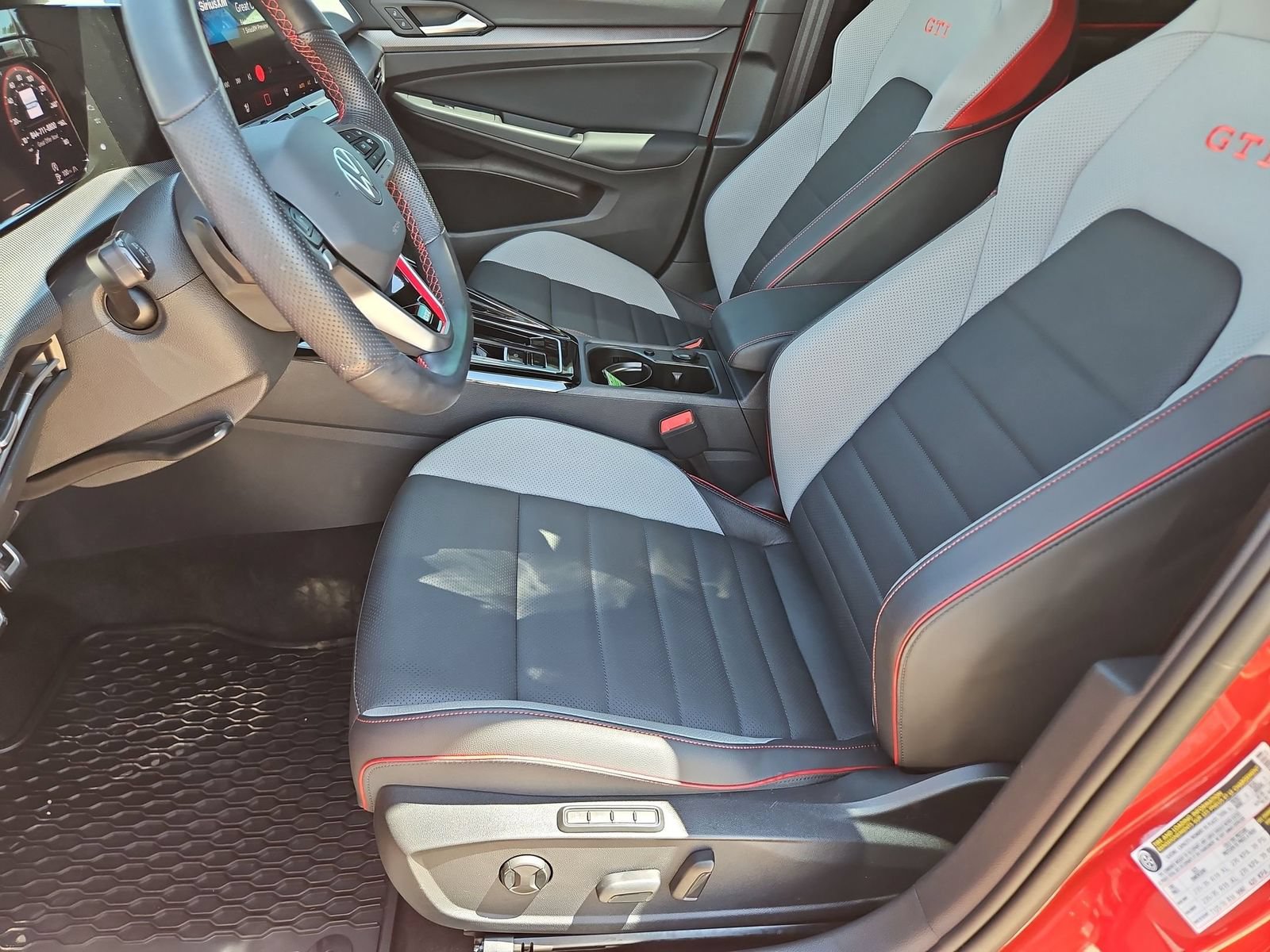 Used 2025 Volkswagen GTI Autobahn FWD image 11