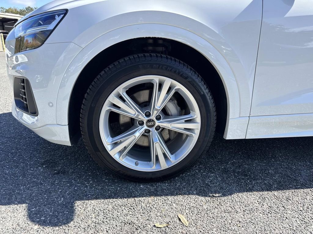 Used 2022 Audi Q8 Premium Plus image 10