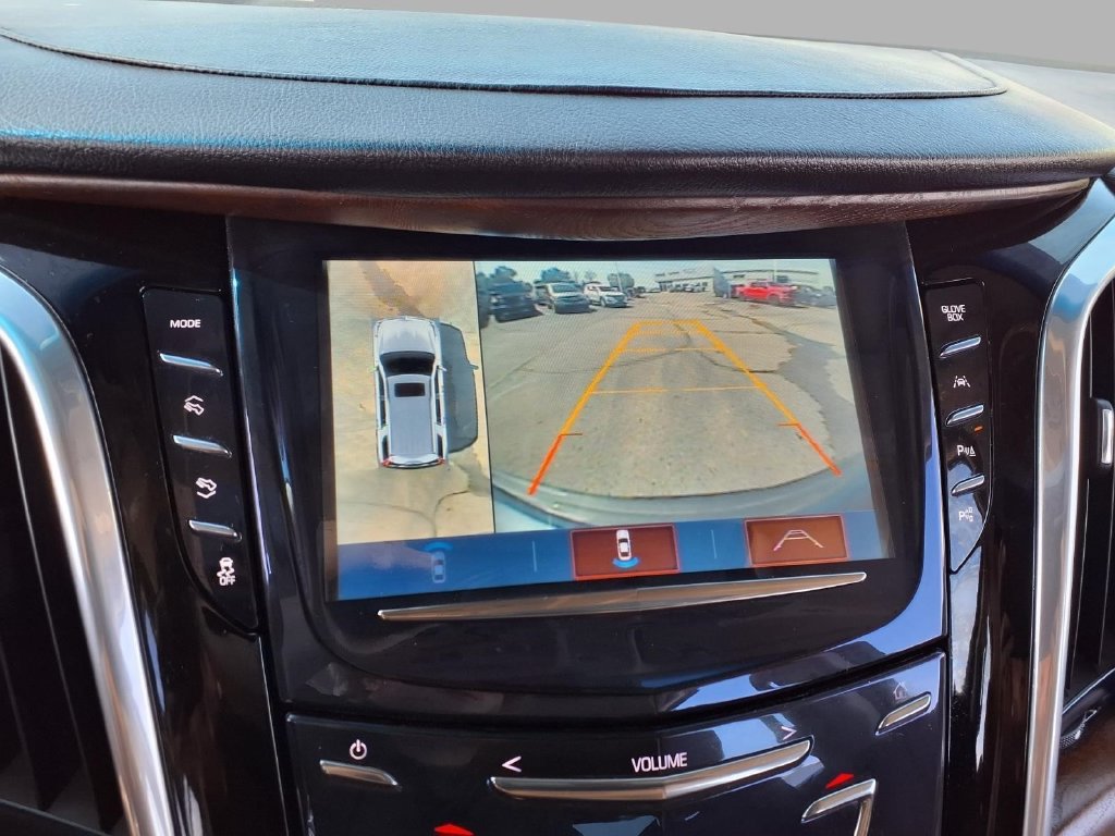 Used 2019 Cadillac Escalade Luxury AWD/4WD image 7