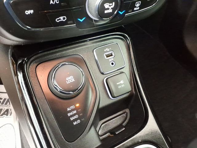 Used 2020 Jeep Compass Limited image 28