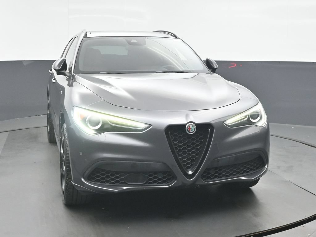 Used 2022 Alfa Romeo Stelvio Veloce AWD/4WD image 8