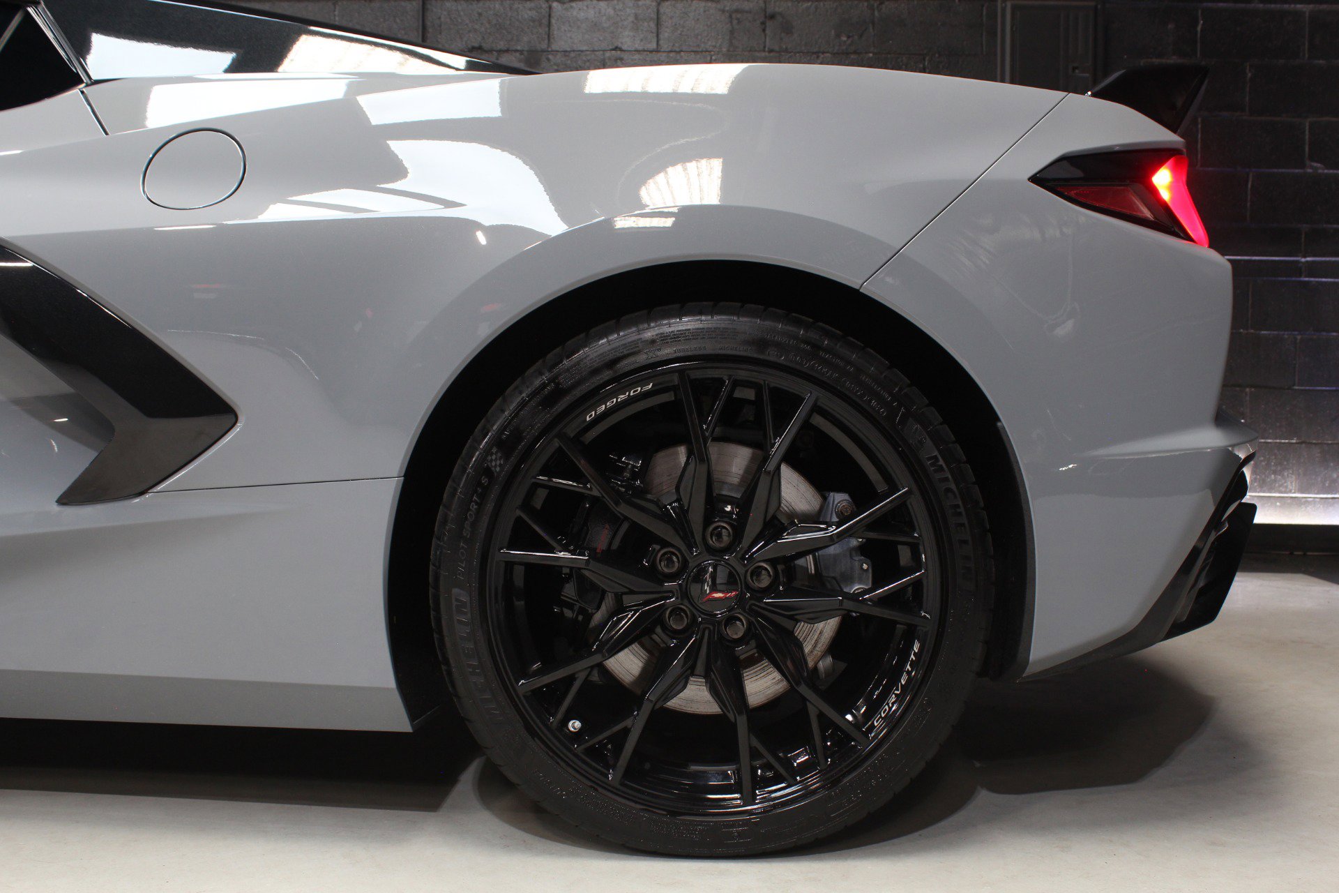 Used 2024 Chevrolet Corvette Stingray Premium Conv w/ Z51 Performance Package RWD image 5