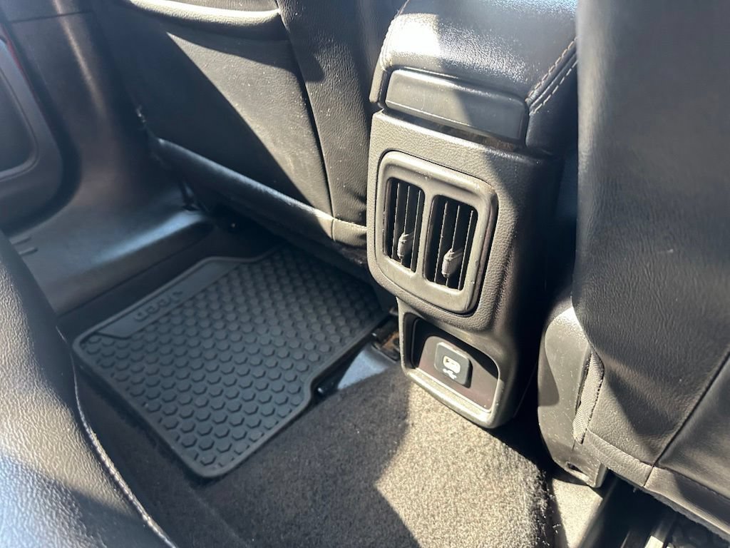 Used 2020 Jeep Compass Latitude w/ Cold Weather Group AWD/4WD image 32