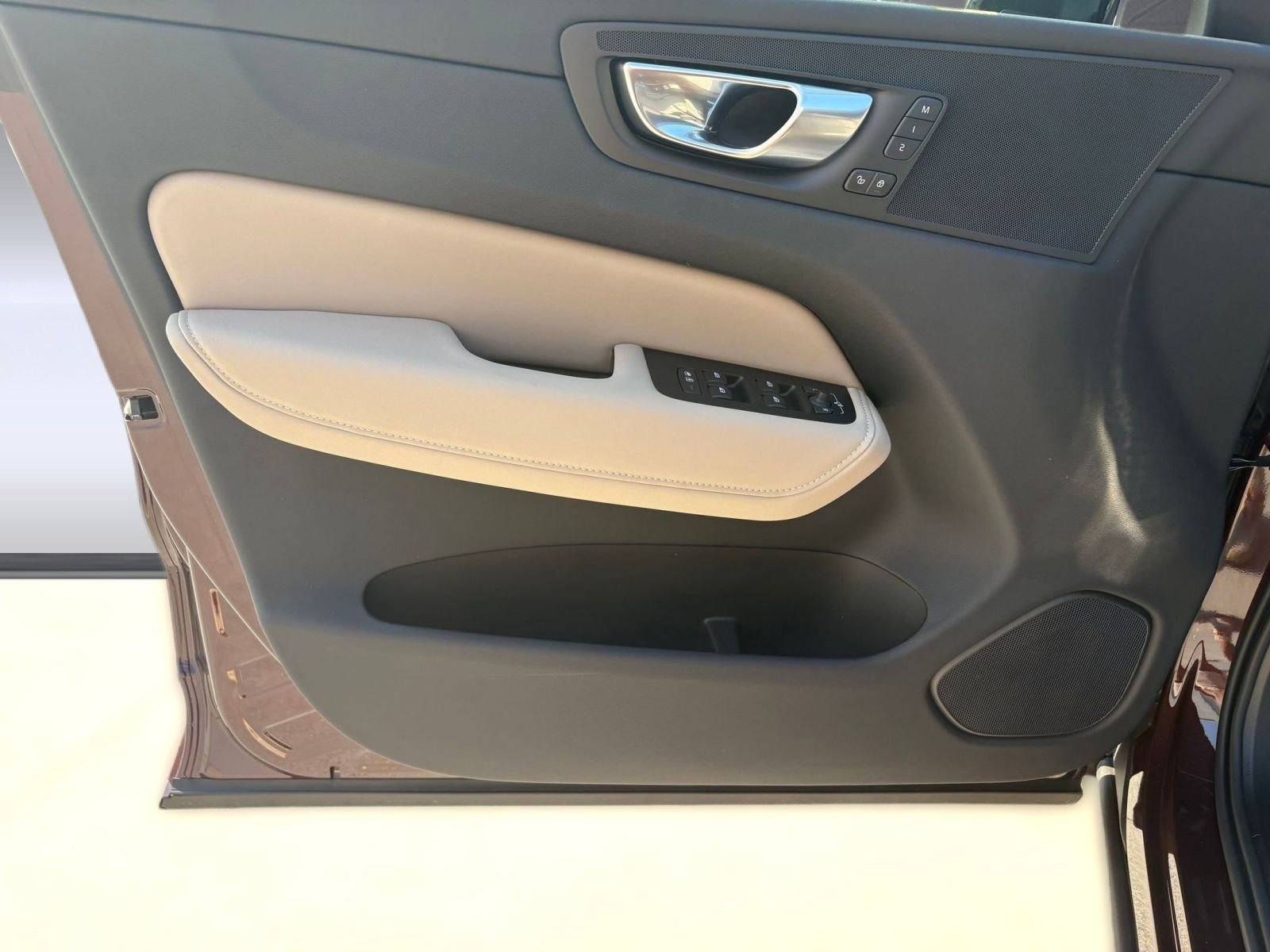 New 2026 Volvo XC60 B5 Plus w/ Climate Package image 13