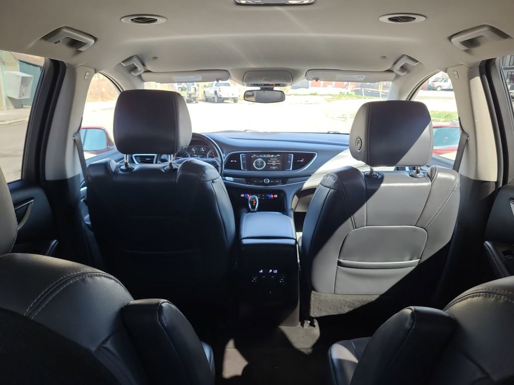 Used 2018 Buick Enclave Essence image 30