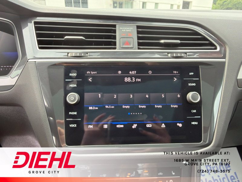 Used 2024 Volkswagen Tiguan SE AWD/4WD image 31