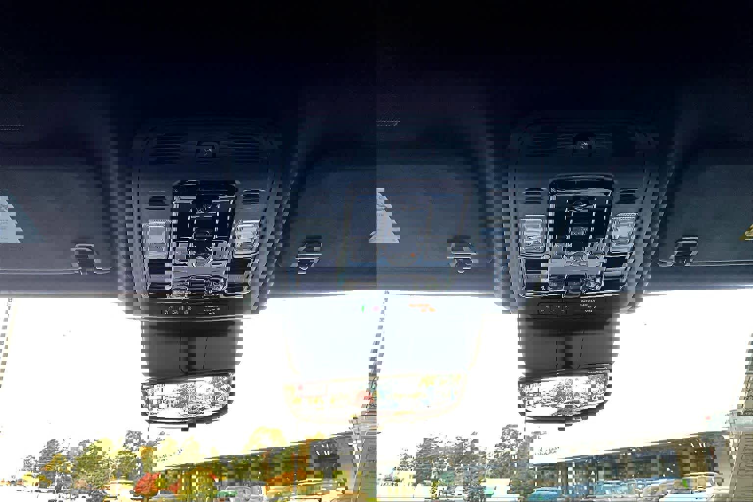 Used 2025 Cadillac Escalade V w/ LPO, ONYX Package image 34