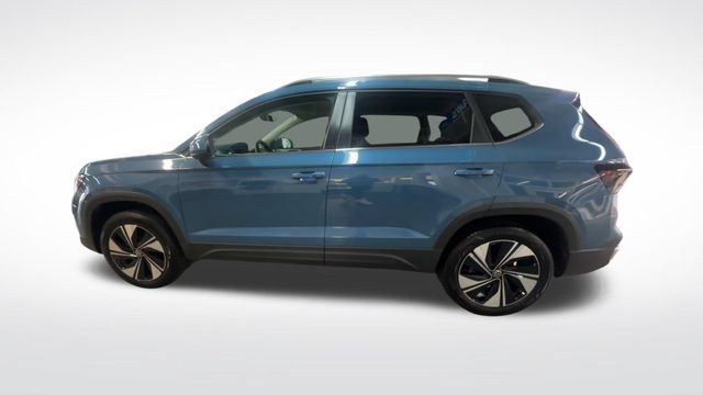 Certified 2025 Volkswagen Taos SE AWD/4WD image 6