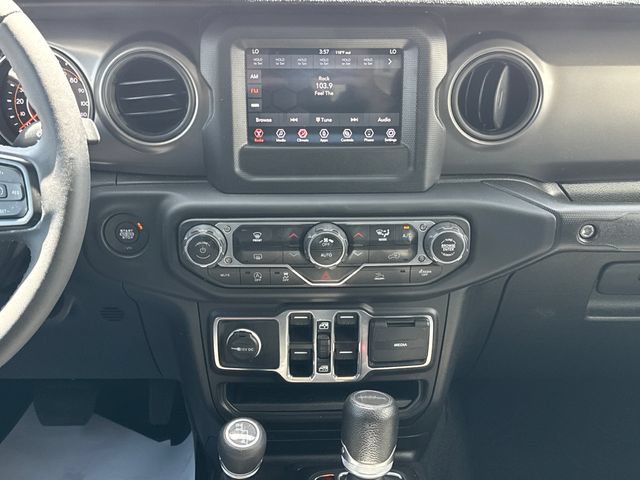 Used 2023 Jeep Gladiator Sport AWD/4WD image 22