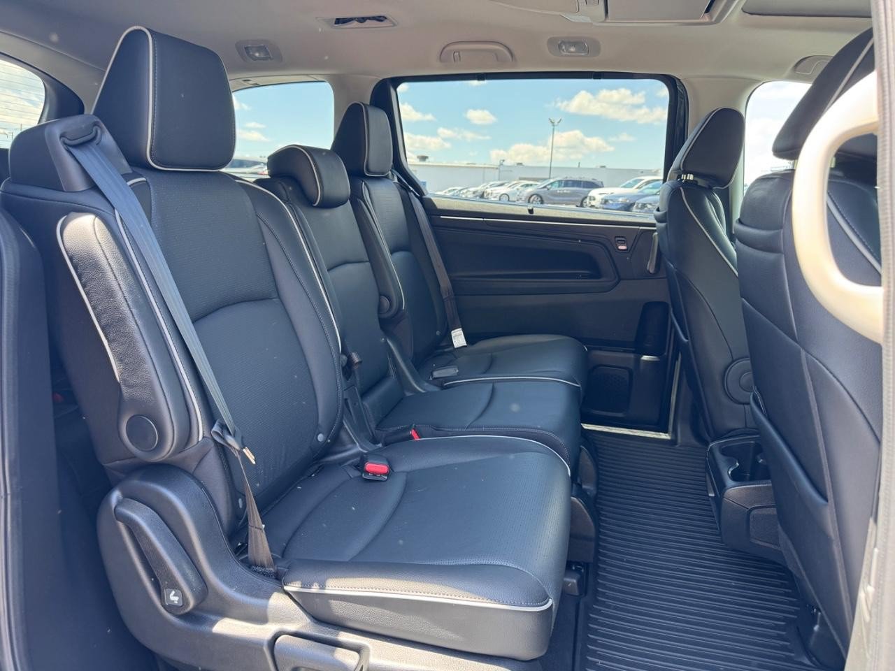 Certified 2026 Honda Odyssey Elite image 11