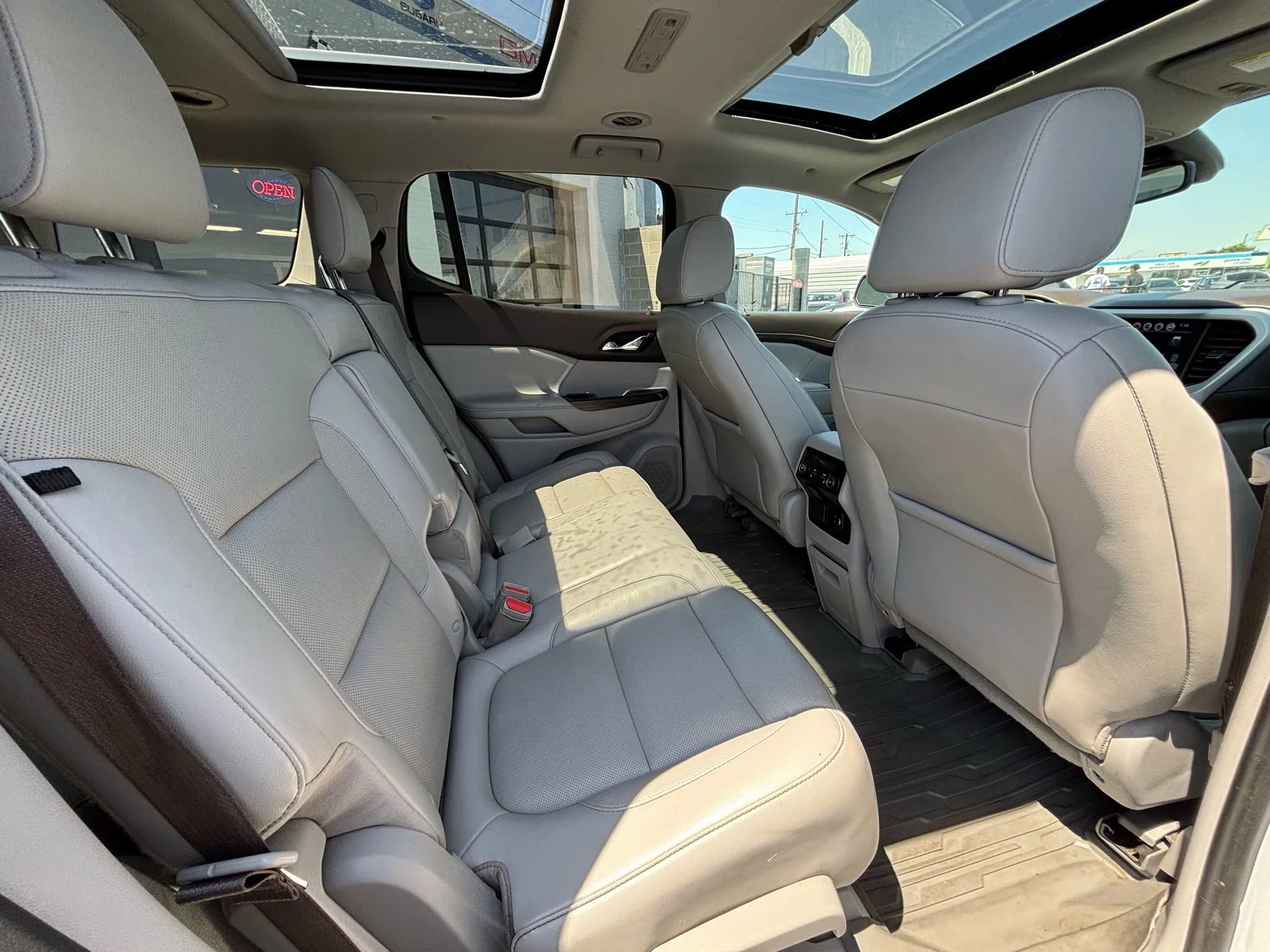 Used 2019 GMC Acadia SLT image 9