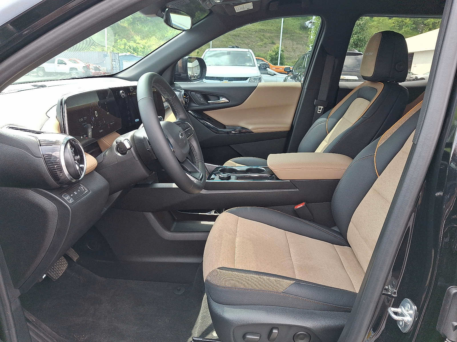 Used 2026 Chevrolet Equinox ACTIV w/ LPO, Floor Liner Package AWD/4WD image 13