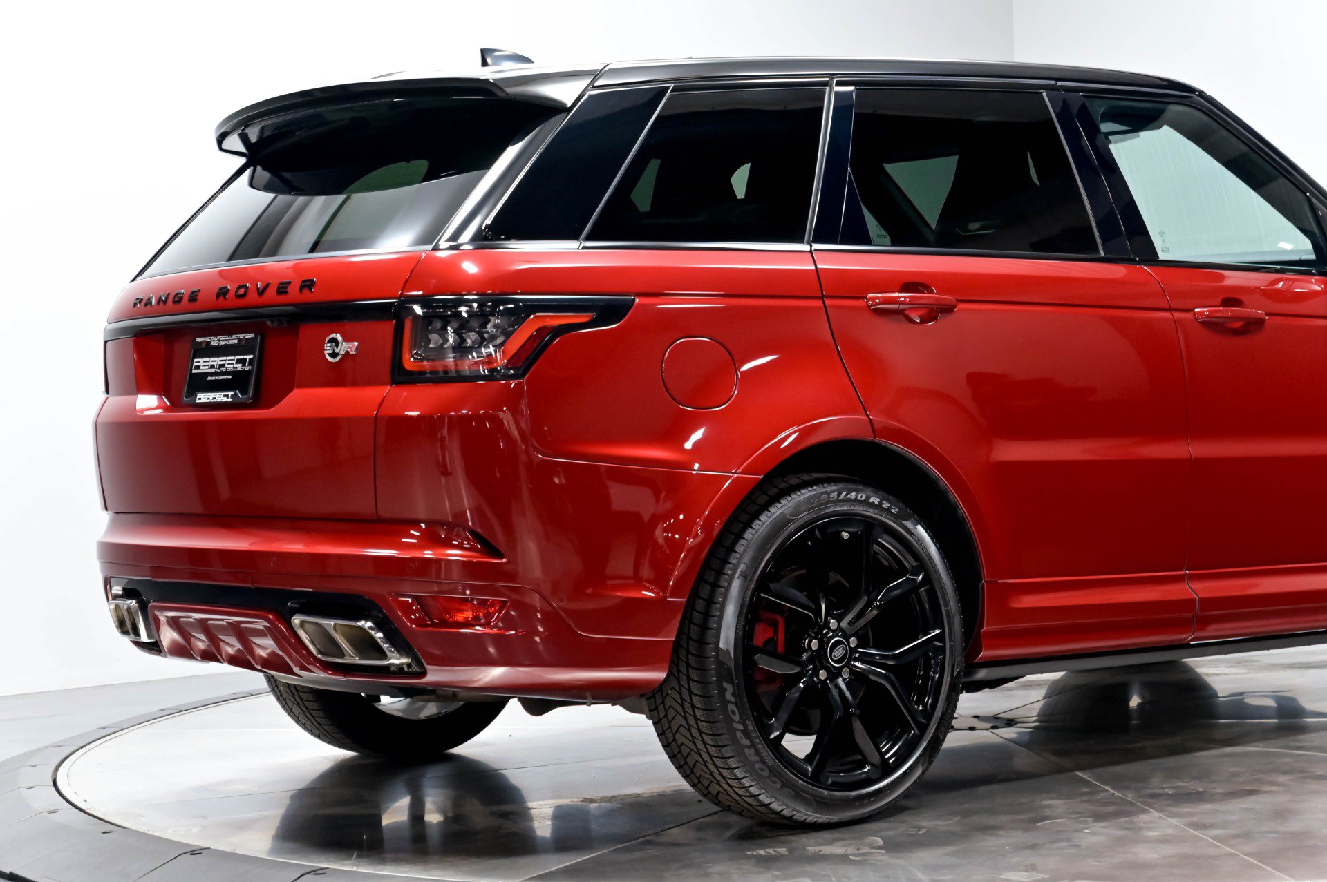 Used 2022 Land Rover Range Rover Sport SVR Carbon Edition AWD/4WD image 17