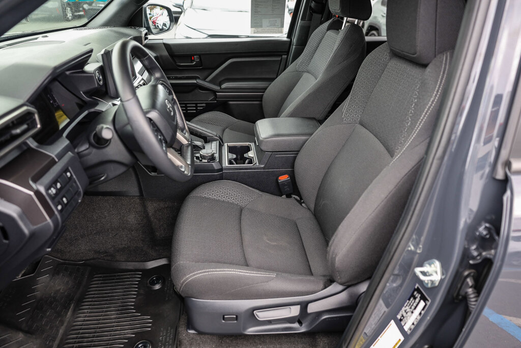 Certified 2025 Toyota 4Runner SR5 AWD/4WD image 10