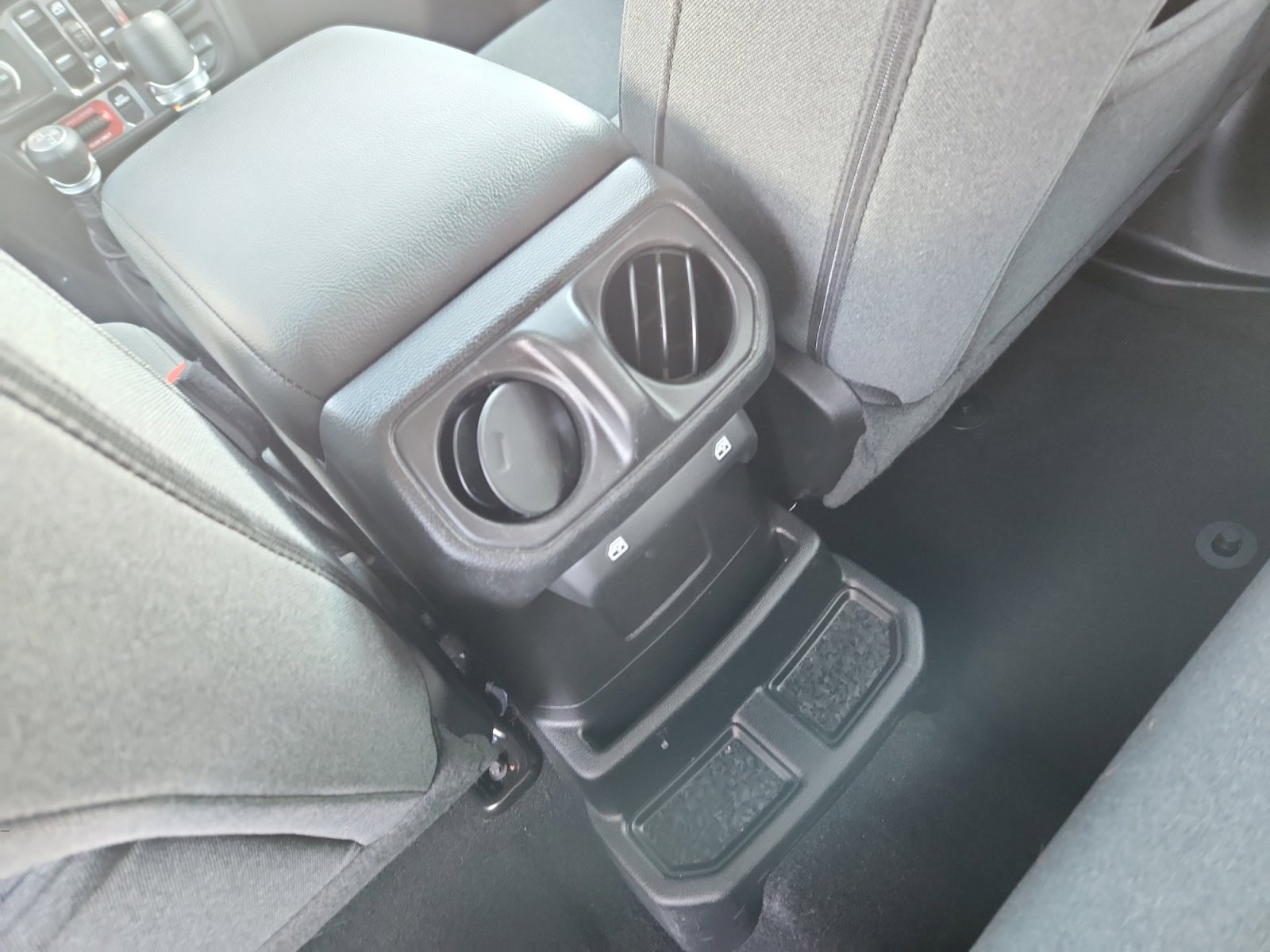 Used 2025 Jeep Wrangler Willys image 33