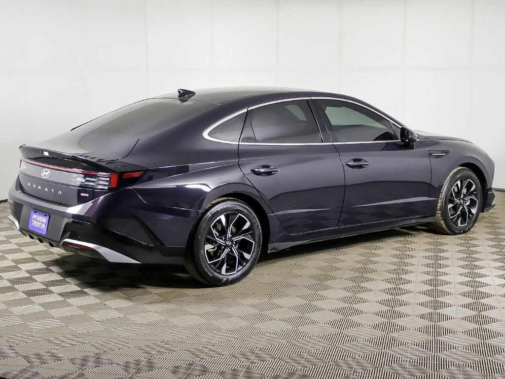 Certified 2025 Hyundai Sonata SEL image 9