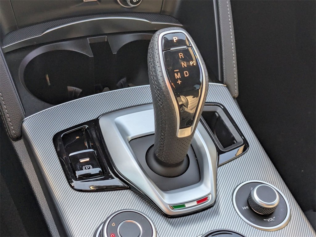 Used 2023 Alfa Romeo Stelvio Veloce image 12