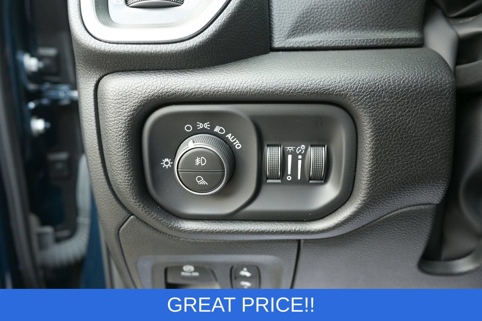Used 2023 RAM 1500 Laramie AWD/4WD image 16