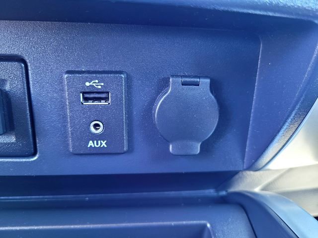 Used 2017 Nissan Titan PRO-4X image 19