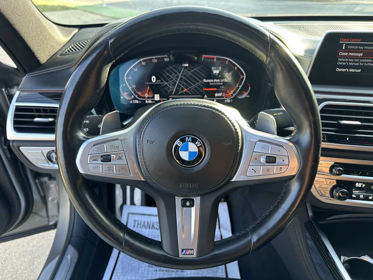 Used 2022 BMW 750i xDrive w/ Luxury Rear Seating Package AWD/4WD image 14
