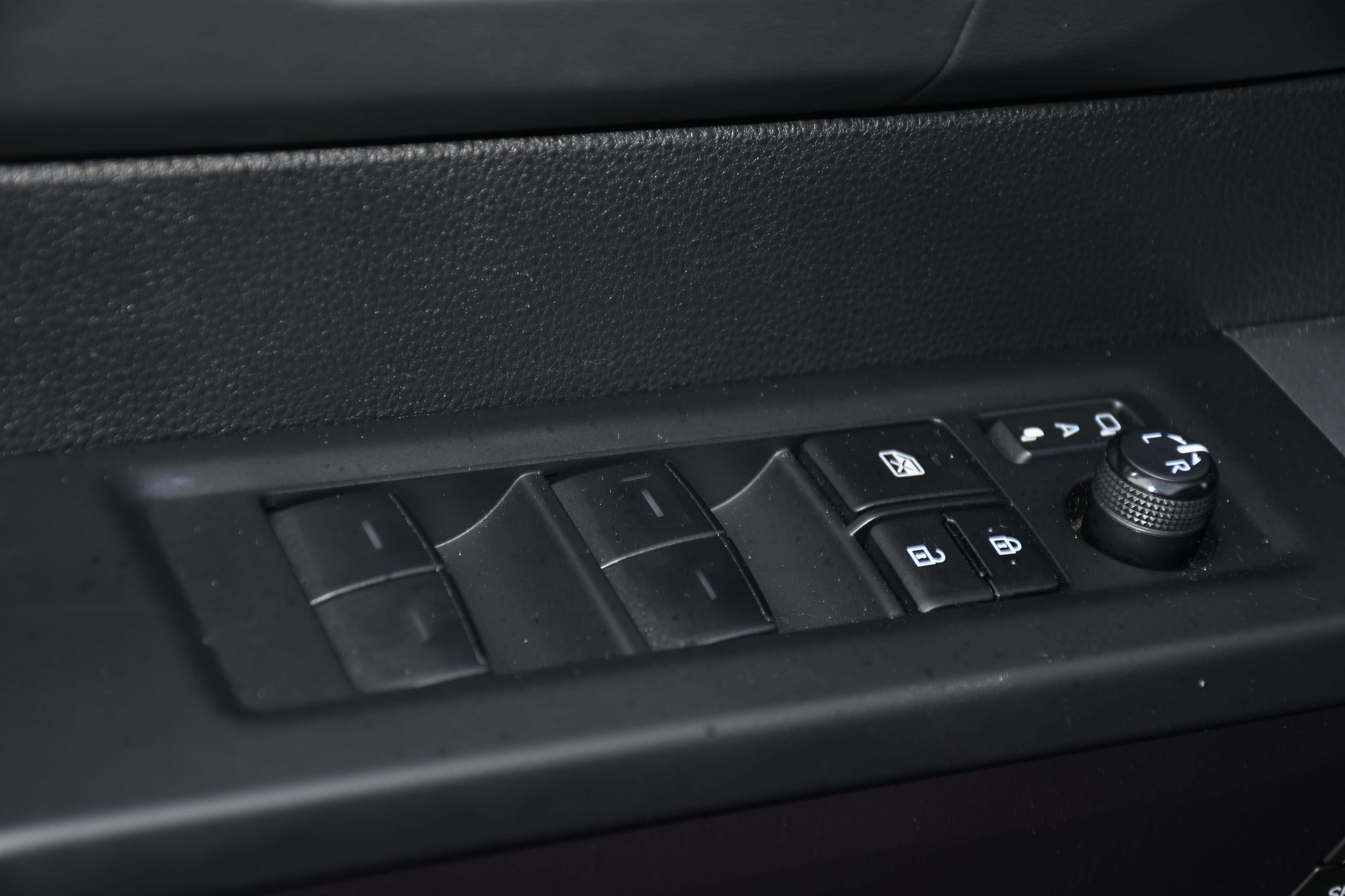 Used 2023 Toyota Tundra Platinum image 11