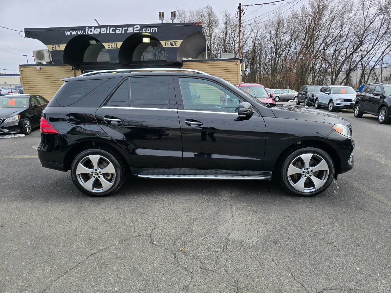 Used 2017 Mercedes-Benz GLE 350 4MATIC image 2