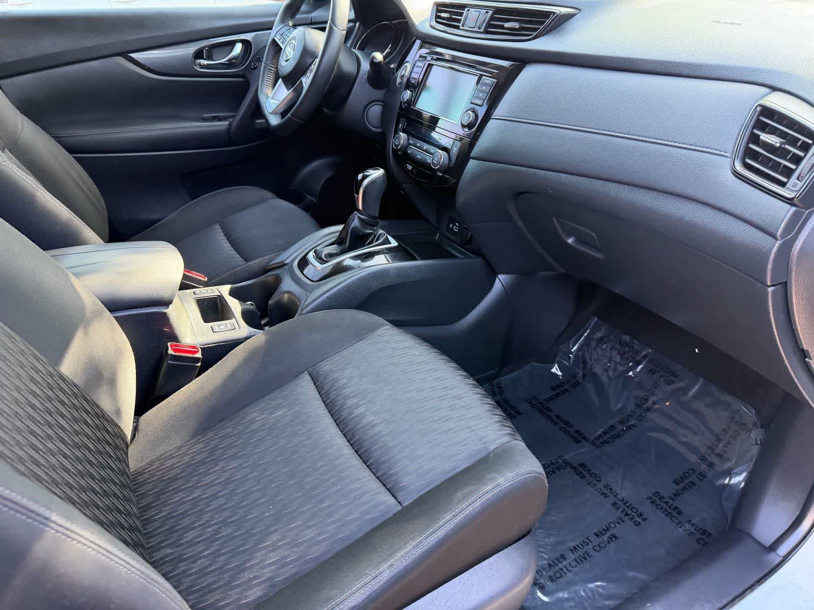 Used 2020 Nissan Rogue SV FWD image 28