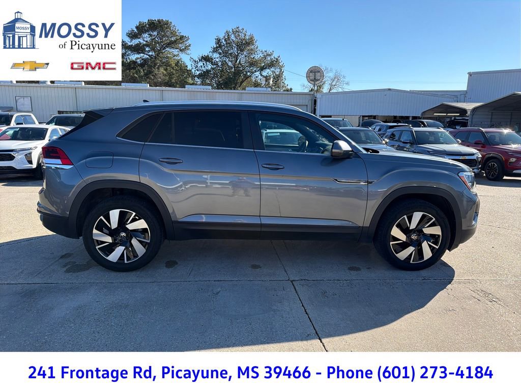 Used 2025 Volkswagen Atlas Cross Sport SE image 7