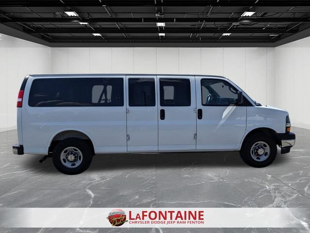 Used 2025 Chevrolet Express 3500 LT w/ LT Preferred Equipment Group RWD image 6