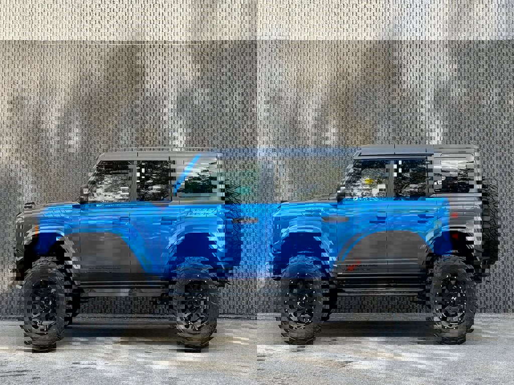 New 2025 Ford Bronco Raptor image 2