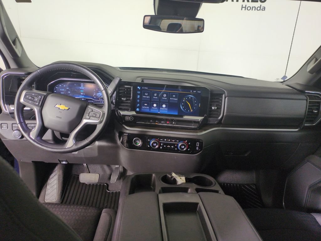 Used 2022 Chevrolet Silverado 1500 LT AWD/4WD image 12