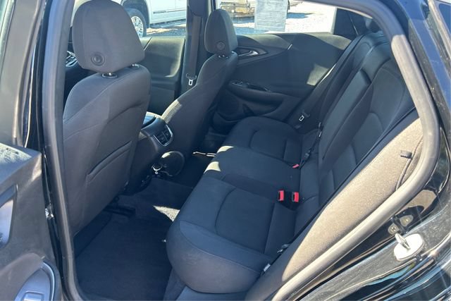 Used 2017 Chevrolet Malibu LT FWD image 10