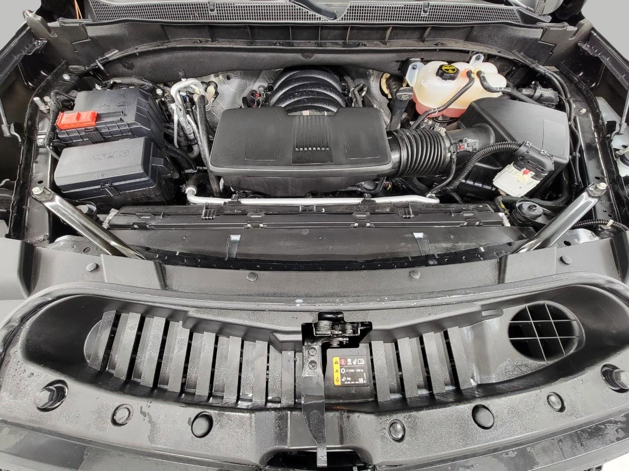 Used 2025 Chevrolet Suburban Z71 AWD/4WD image 9