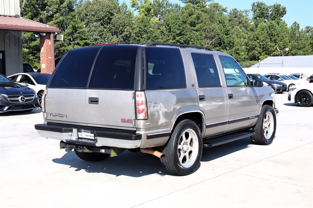 Used 1999 GMC Yukon 4WD 4-Door w/ Marketing Opt Pkg 5 image 7