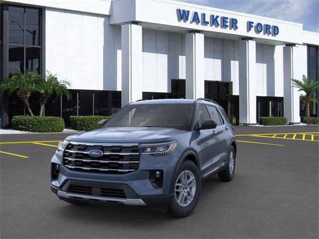 Used 2025 Ford Explorer Active w/ Active Comfort Package RWD image 2