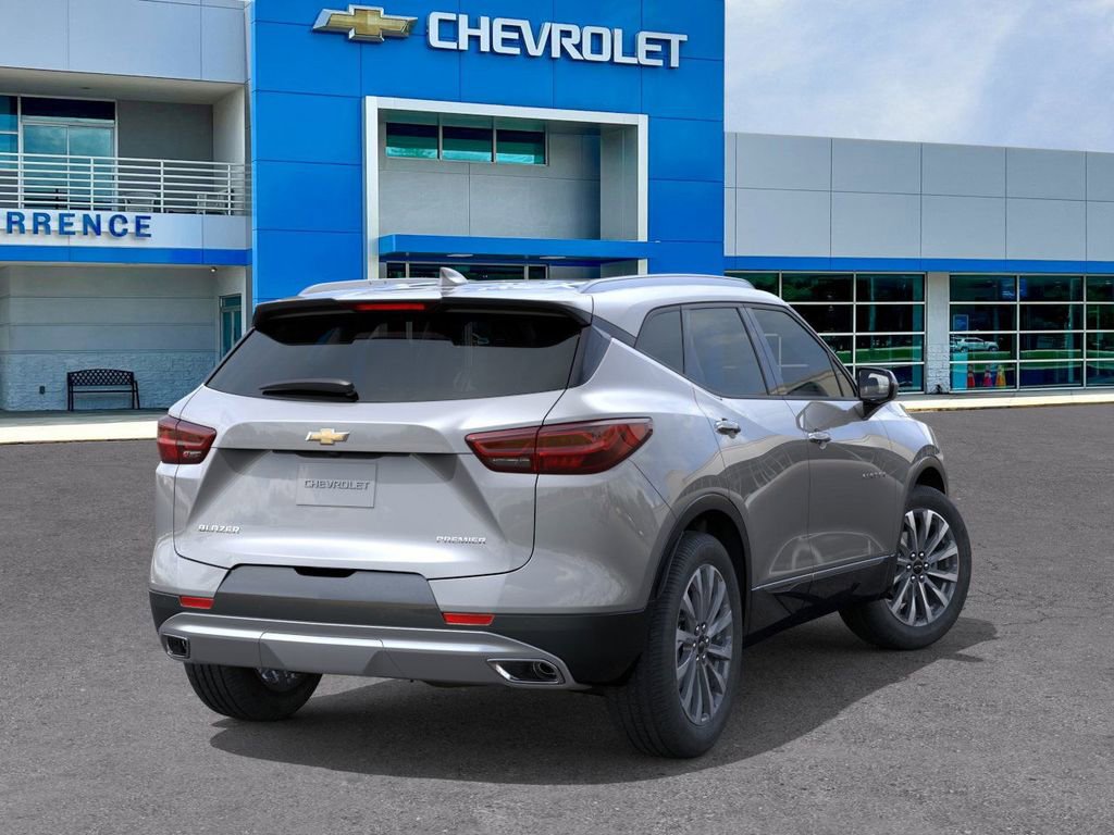New 2025 Chevrolet Blazer Premier w/ Enhanced Convenience Package FWD image 4