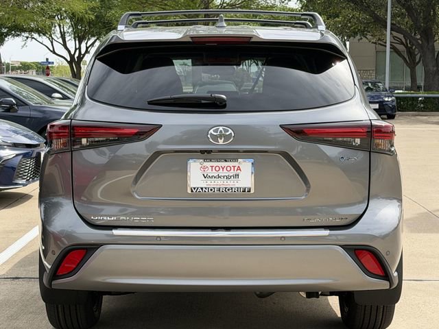 New 2026 Toyota Highlander Platinum image 5