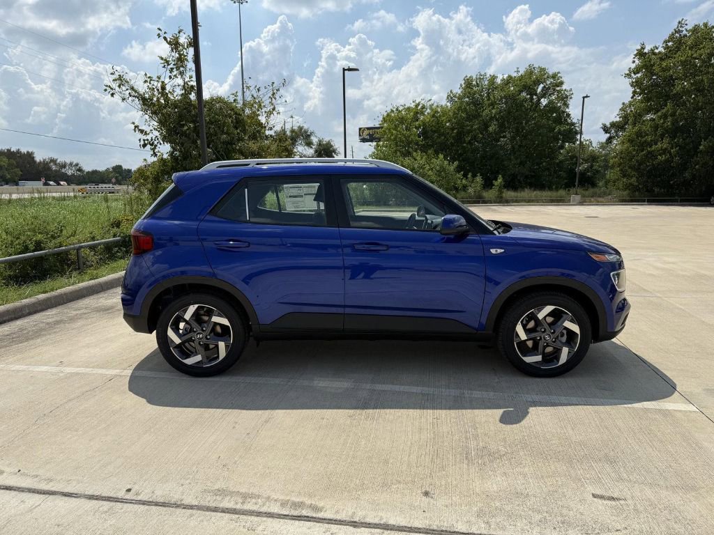 New 2025 Hyundai Venue Limited image 4