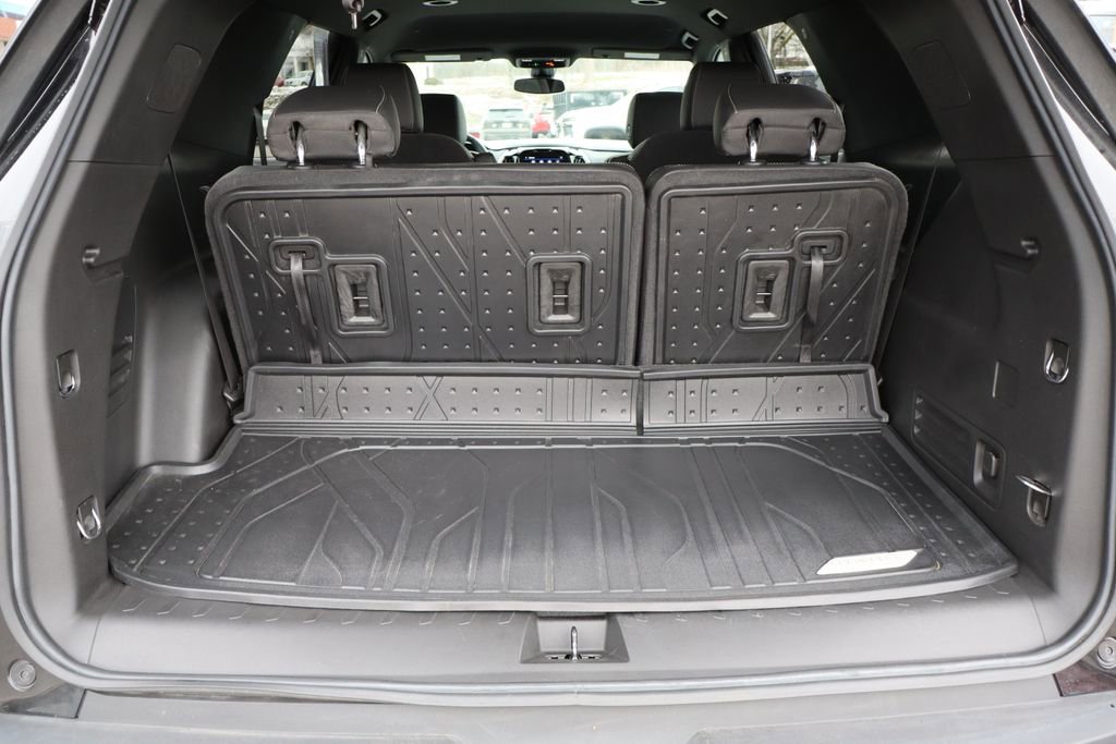 Used 2023 Chevrolet Traverse LT image 35