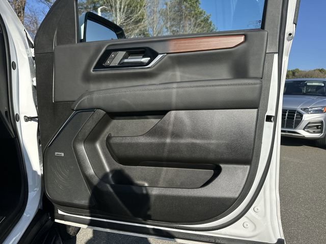 Used 2025 GMC Yukon XL Denali image 32