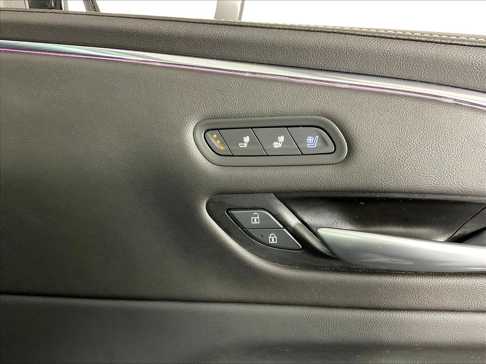 Used 2024 Cadillac Escalade Sport AWD/4WD image 37