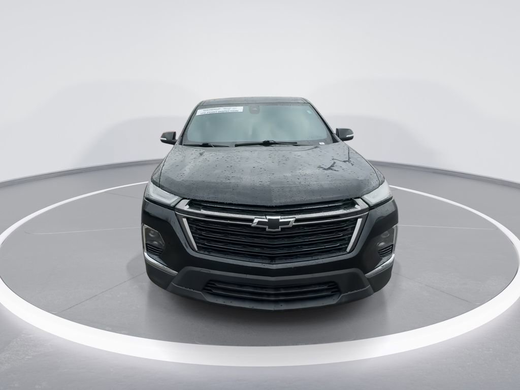 Used 2023 Chevrolet Traverse LT image 3