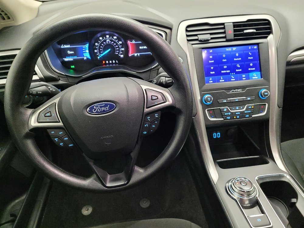 Used 2020 Ford Fusion SE FWD image 22