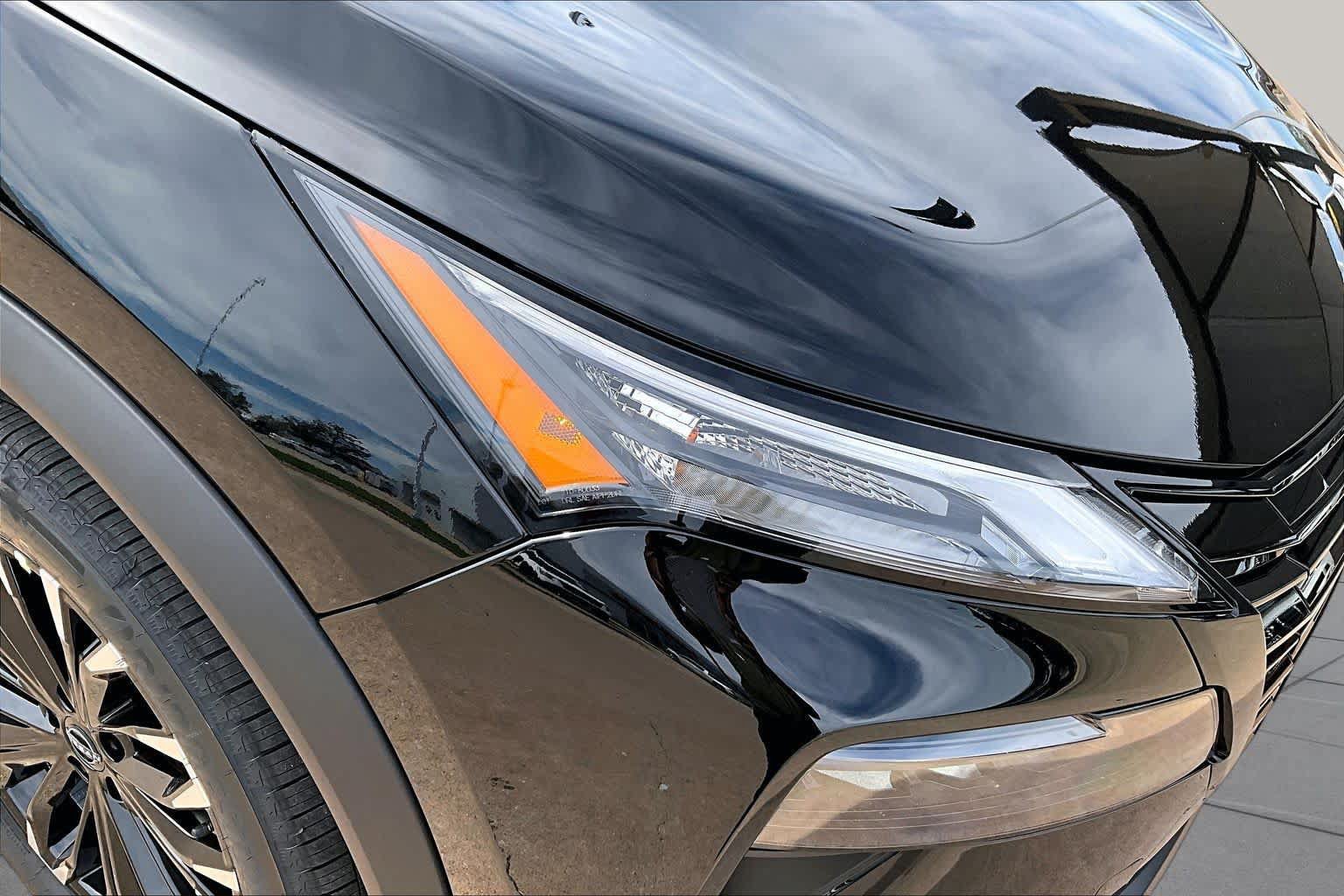 New 2027 Nissan Rogue Dark Armor FWD image 12
