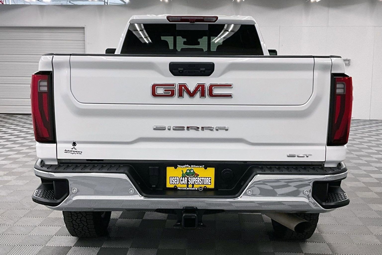 Used 2024 GMC Sierra 3500 SLT w/ SLT Premium Package AWD/4WD image 5