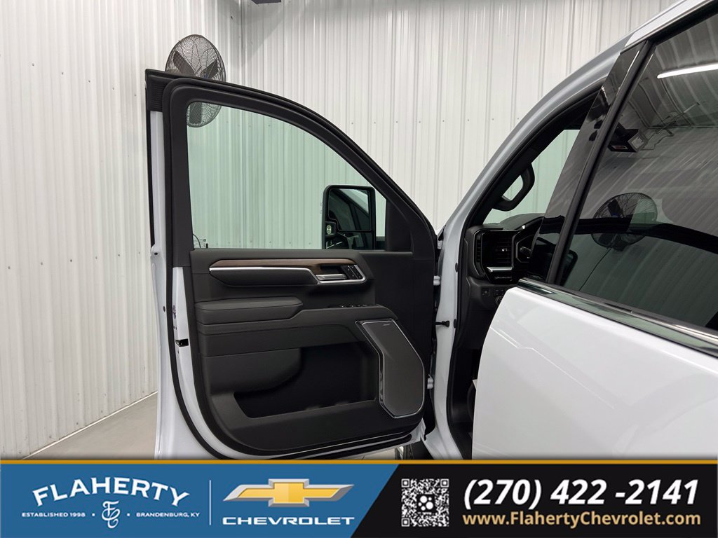 New 2026 Chevrolet Silverado 3500 High Country w/ Technology Package AWD/4WD image 8