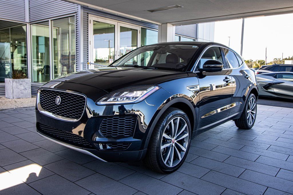 Used 2018 Jaguar E-PACE SE image 11